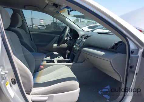 2008 Toyota Camry Le z USA, uszkodzony, nr VIN 4T1BE46K58U231650